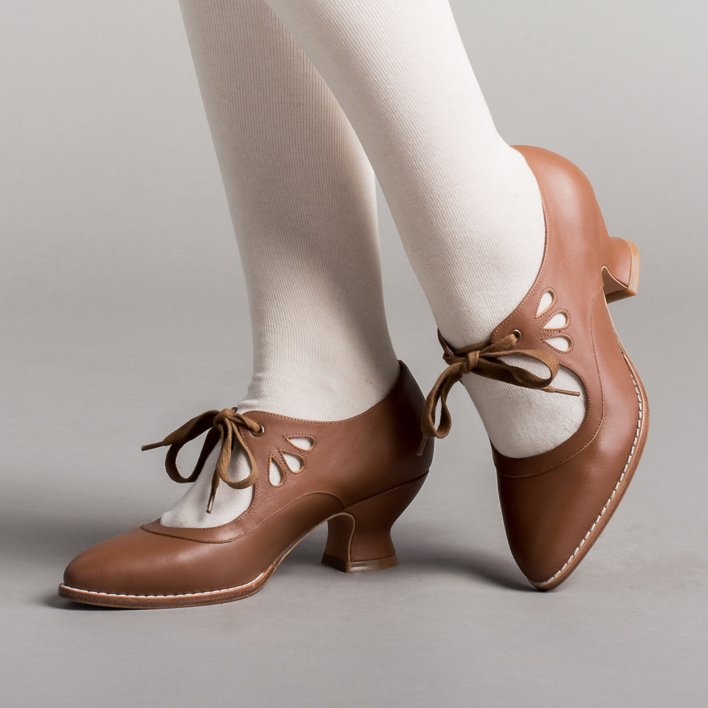 Gibson Edwardian Leather Shoes (Tan)